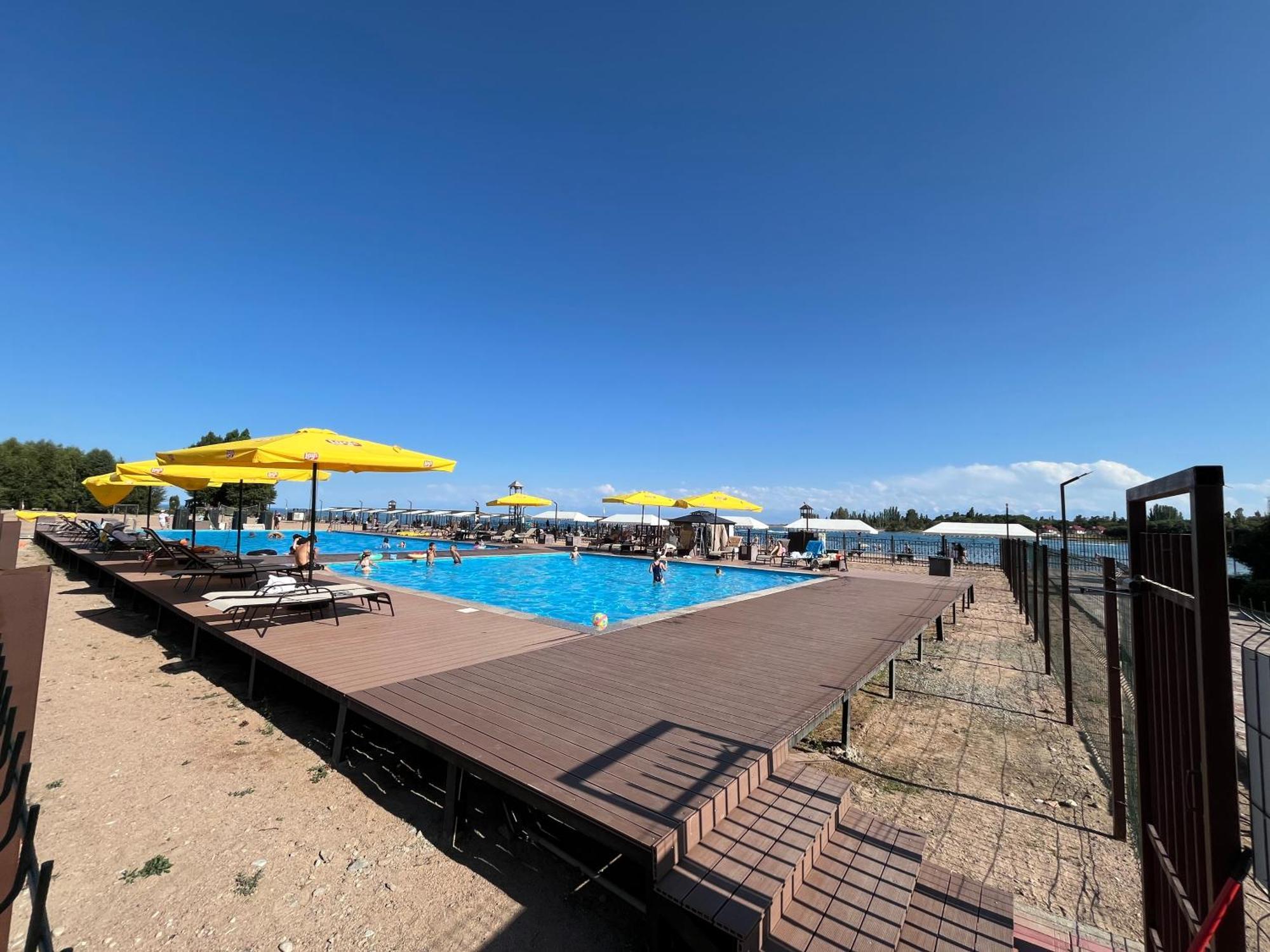 Deluxe Royal Beach Chok-Tal Exterior foto